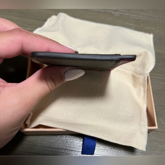 Louis Vuitton Monogram Card Holder - Picture 6 of 7